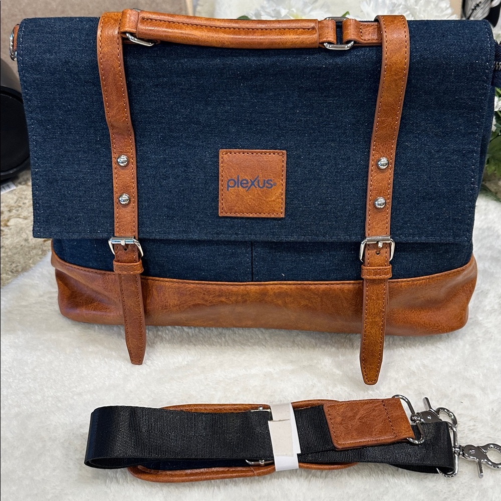 Nwot. Denim/leather messenger bag